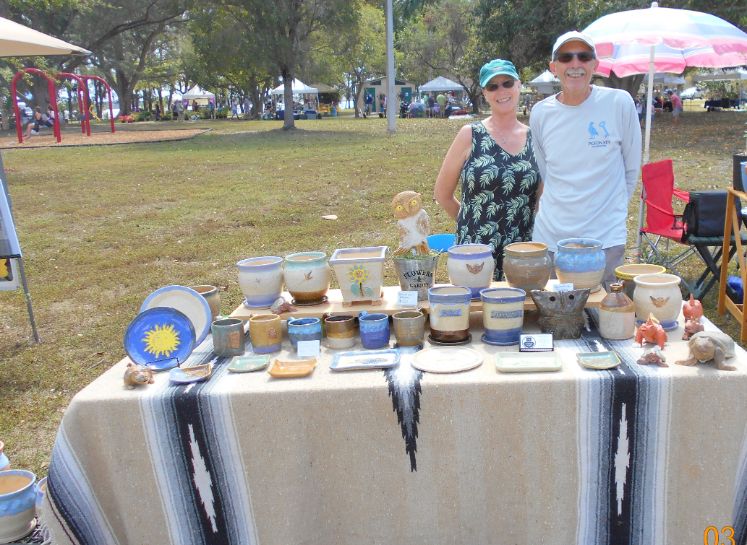 Ceramic Pot and Plate Vendor